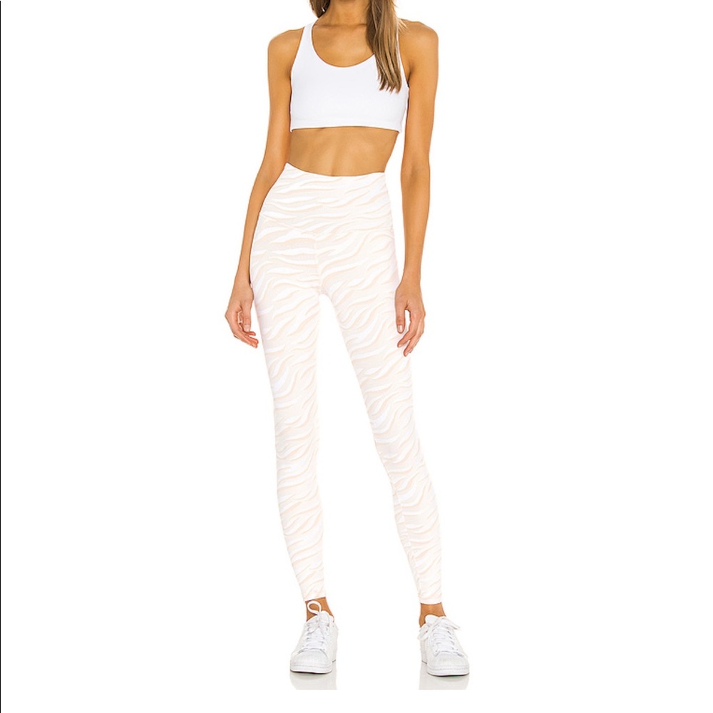 Strut This Set - Sand Dollar